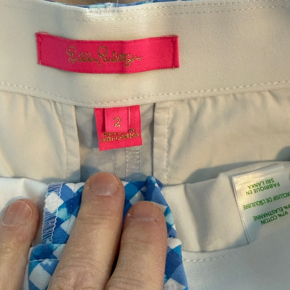 Lilly Pulitzer Blue and White Patterned Shorts - Picture 4 of 5